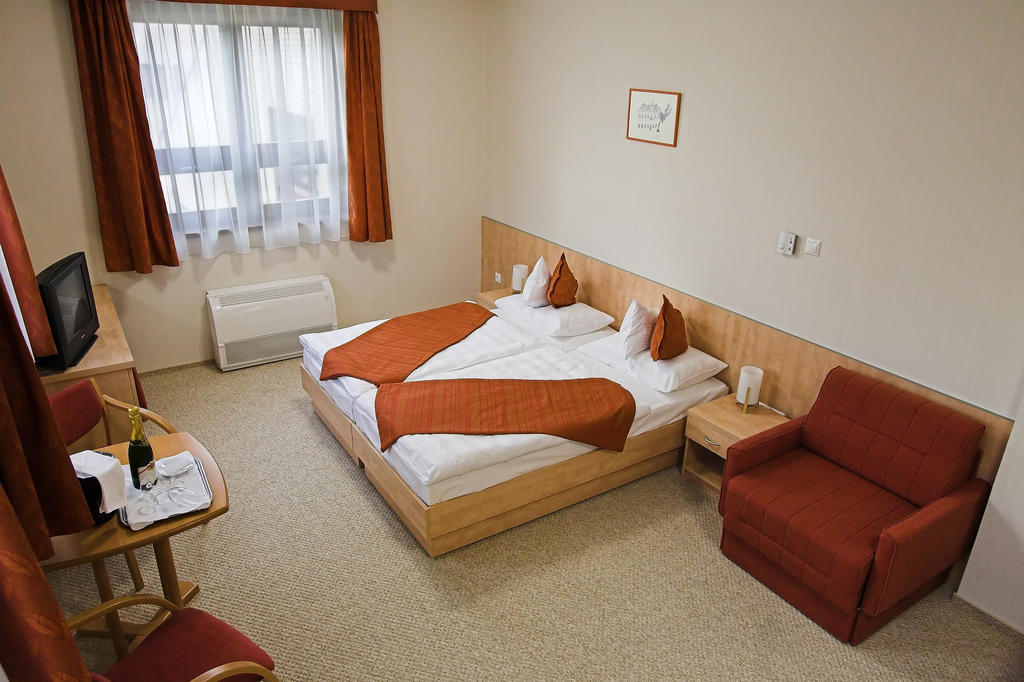 Voelgyikut Haz Hotel Veszprém Exterior foto