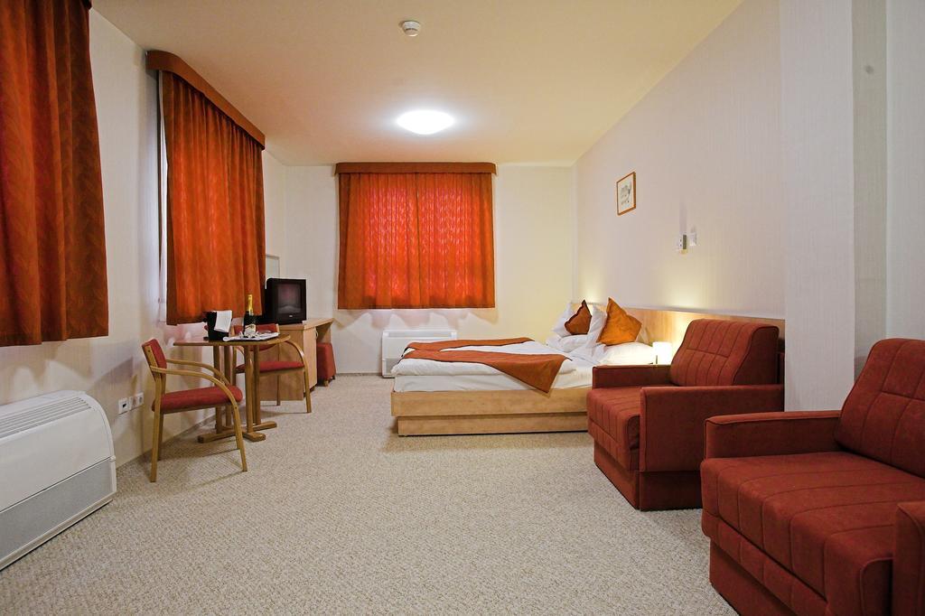 Voelgyikut Haz Hotel Veszprém Exterior foto